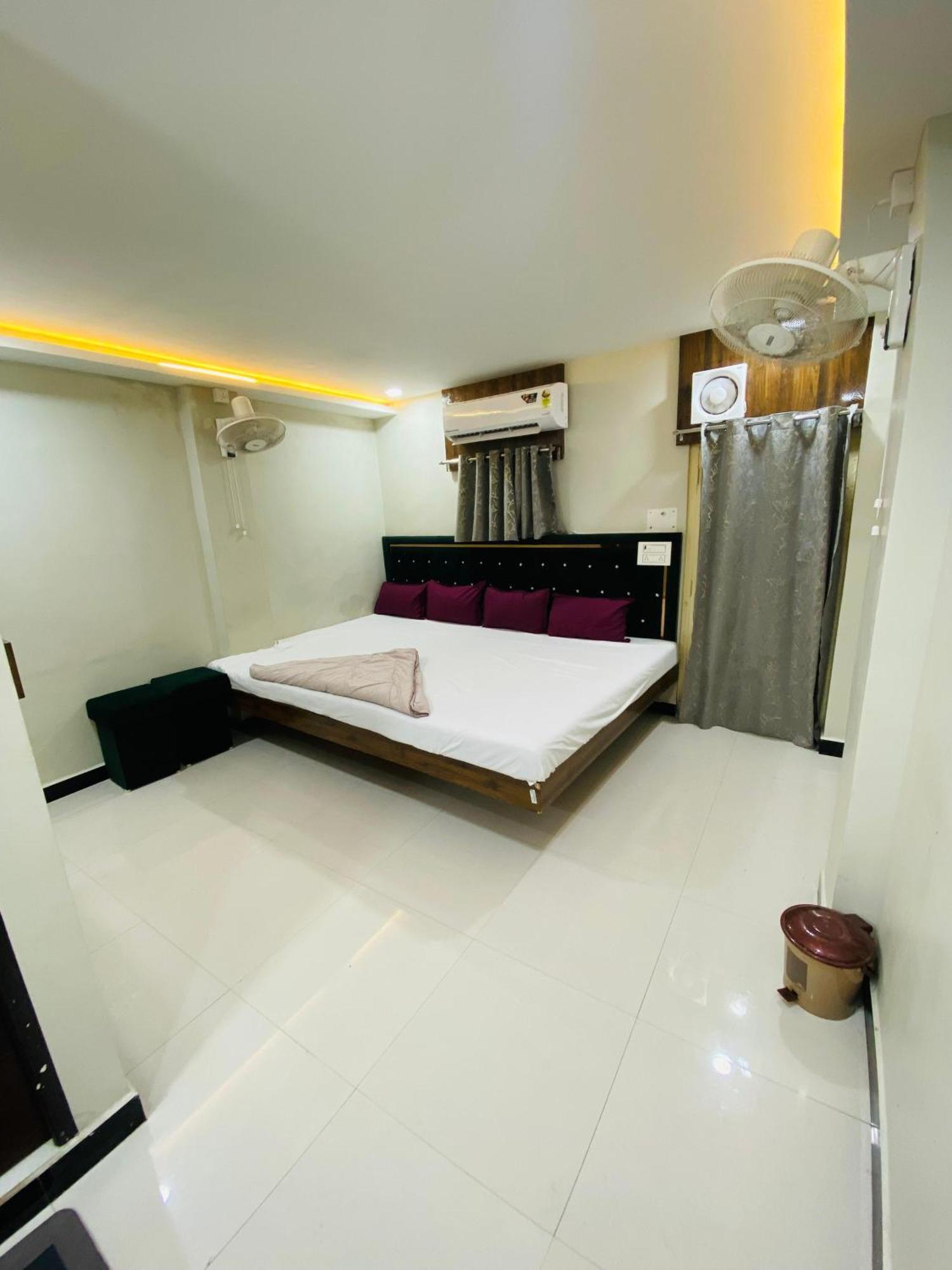 Hotel Super Palace Ujjain Exterior photo
