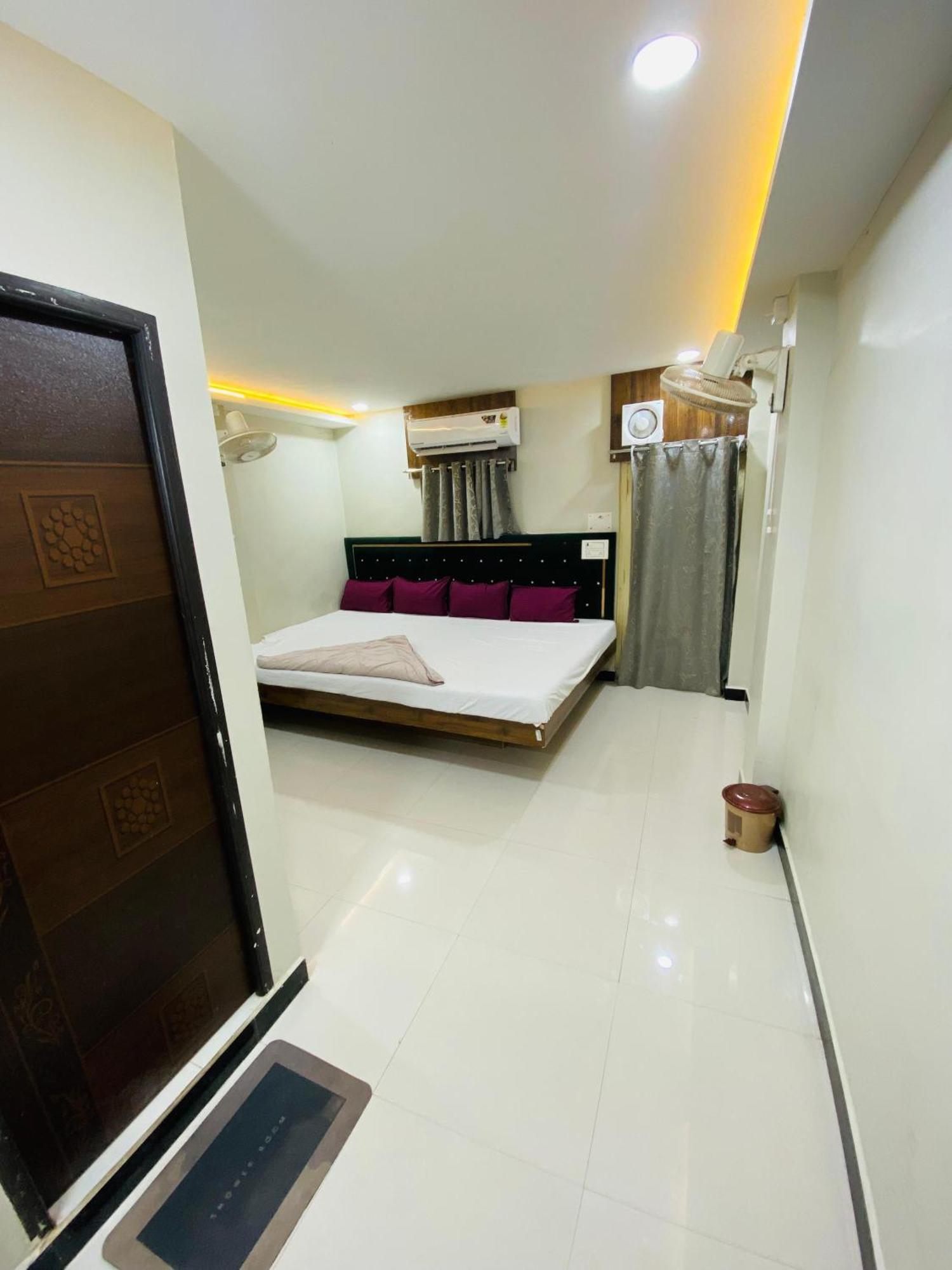 Hotel Super Palace Ujjain Exterior photo